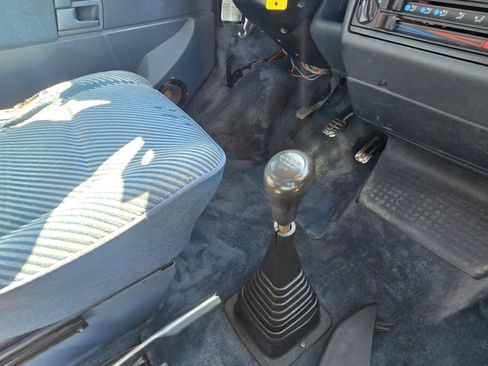 Used 1993 Volkswagen Eurovan GL image 15