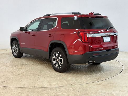 Used 2023 GMC Acadia SLT AWD/4WD image 3