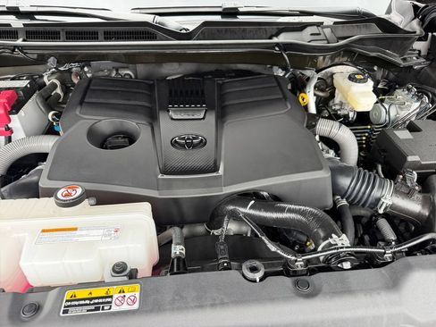 Used 2025 Toyota Tundra SR5 AWD/4WD image 29