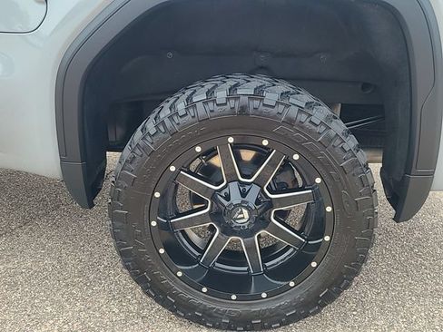Used 2024 GMC Sierra 1500 AT4 w/ Technology Package AWD/4WD image 28