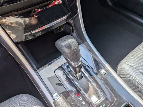 Used 2017 Honda Accord Hybrid Sedan image 19