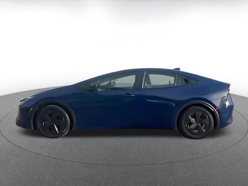 Used 2025 Toyota Prius LE image 7