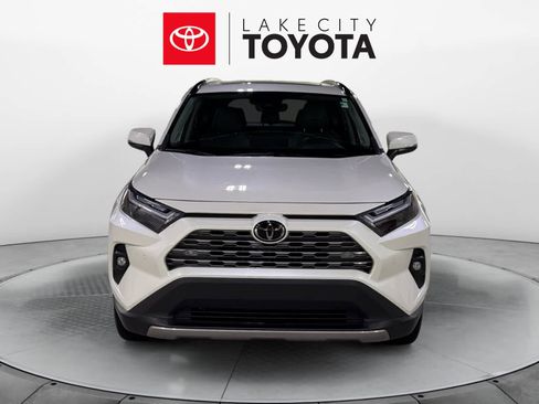 Used 2022 Toyota RAV4 Limited image 11