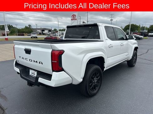 Used 2025 Toyota Tacoma SR5 AWD/4WD image 17