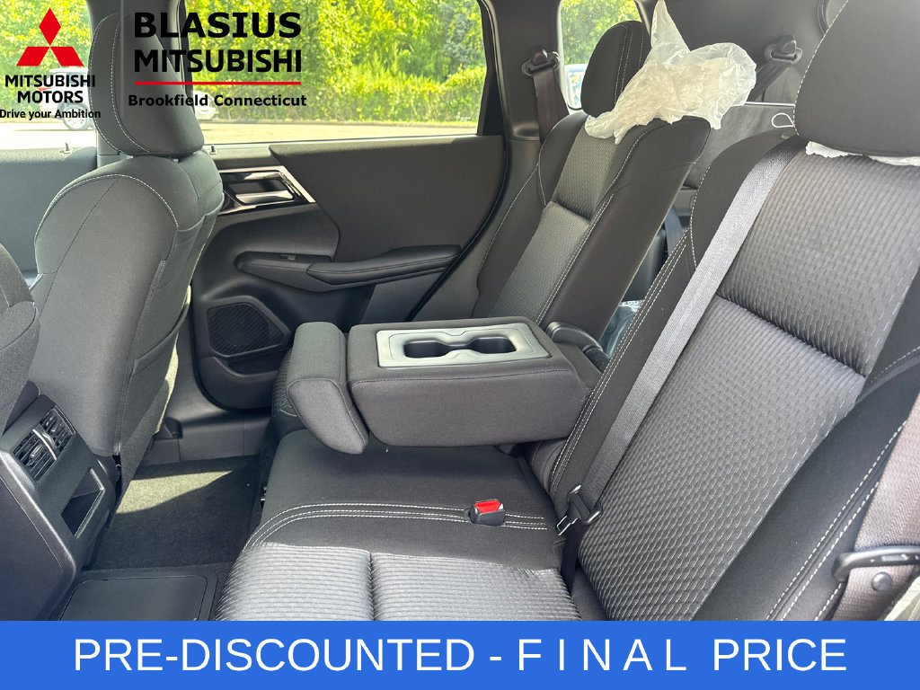 Used 2025 Mitsubishi Outlander ES AWD/4WD image 21
