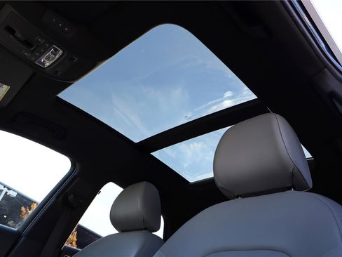 Used 2018 Audi Q3 2.0T Premium Plus image 22