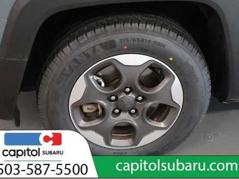 Used 2018 Jeep Renegade Latitude image 8