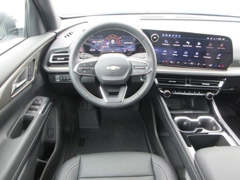 New 2026 Chevrolet Traverse LT w/ Sun and Wheel Package AWD/4WD image 14