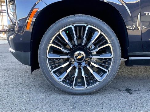 New 2026 Chevrolet Tahoe High Country AWD/4WD image 11