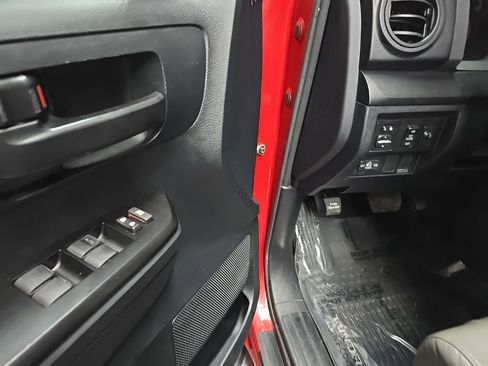 Used 2017 Toyota Tundra SR AWD/4WD image 27