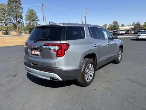 Used 2023 GMC Acadia SLE FWD image 6