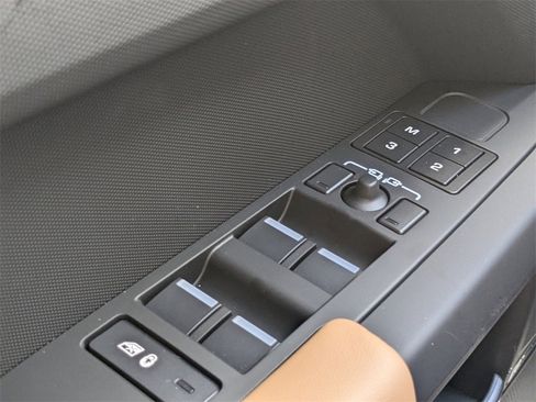 New 2025 Land Rover Defender 130 S image 19