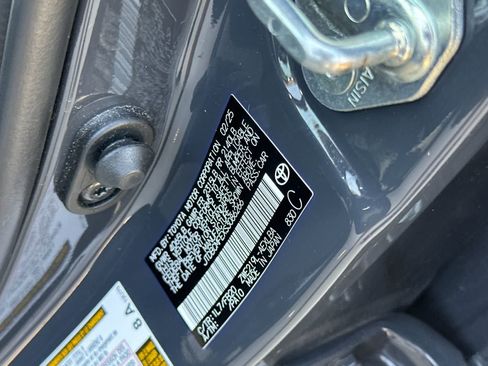 Used 2025 Toyota Corolla LE FWD image 30