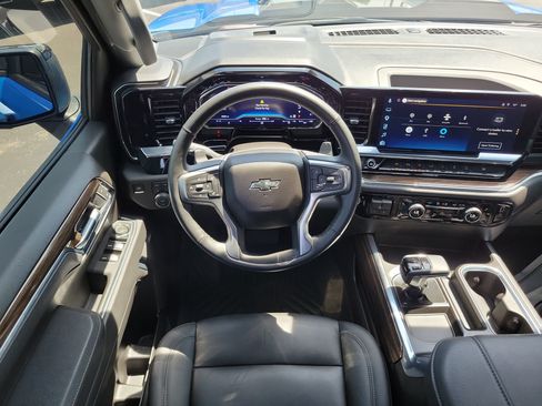 Used 2025 Chevrolet Silverado 1500 LT Trail Boss w/ Convenience Package II AWD/4WD image 10