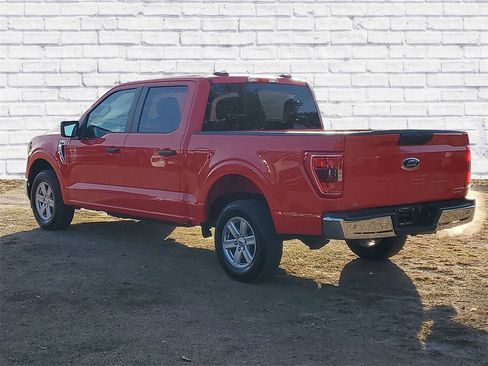 Used 2023 Ford F150 XLT image 3