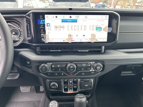 New 2026 Jeep Gladiator Sahara image 13