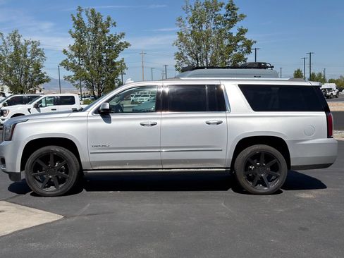 Used 2016 GMC Yukon XL Denali w/ Open Road Package AWD/4WD image 5