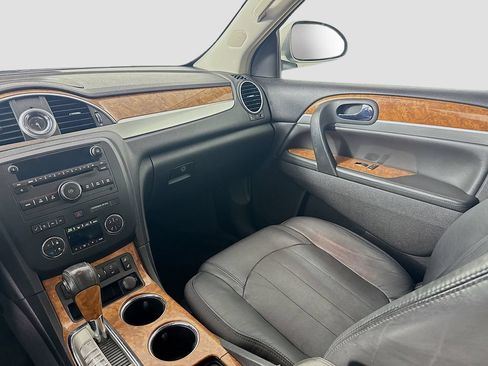 Used 2010 Buick Enclave CXL FWD image 22