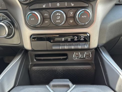 Used 2020 RAM 1500 Big Horn AWD/4WD image 17