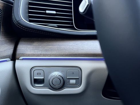 Certified 2024 Mercedes-Benz GLS 450 4MATIC image 20