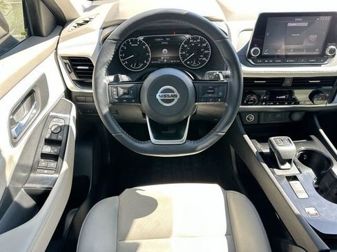 Used 2021 Nissan Rogue SV w/ Premium Package FWD image 11