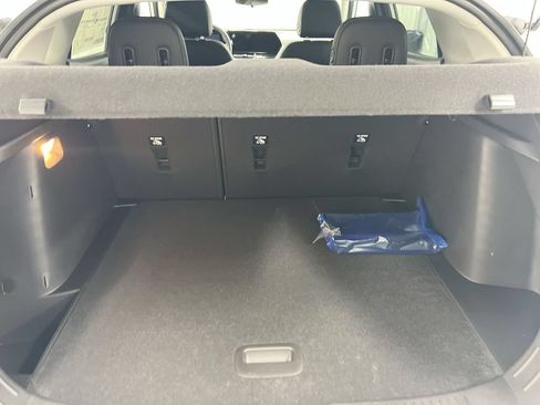 Used 2025 Chevrolet Trax LT w/ LT Convenience Package FWD image 23
