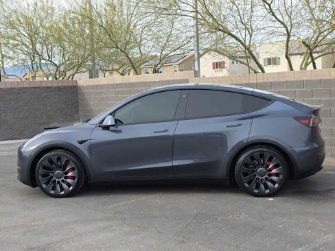 Used 2021 Tesla Model Y Performance image 6