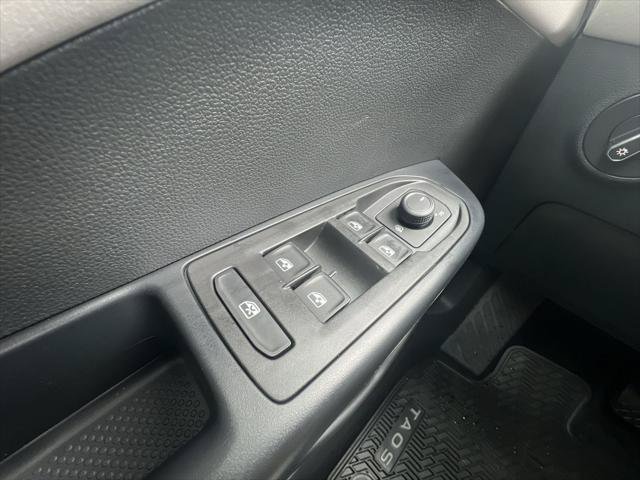 New 2026 Volkswagen Taos SE AWD/4WD image 13