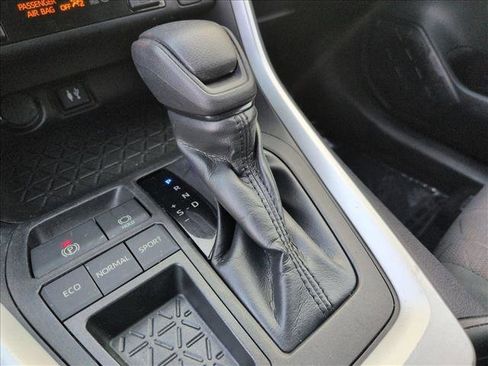 Used 2019 Toyota RAV4 XLE w/ Convenience Package image 12