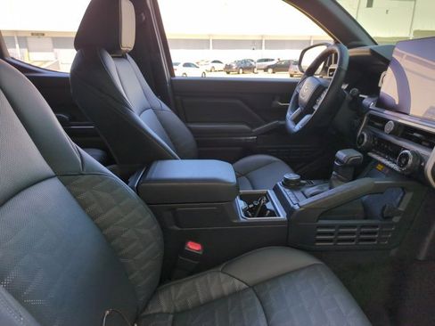 Certified 2024 Toyota Tacoma TRD Off-Road w/ TRD Off Road Premium Package image 20