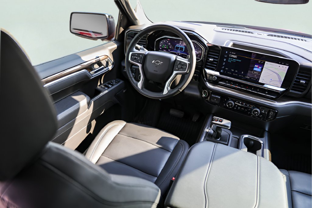 Certified 2025 Chevrolet Silverado 1500 RST AWD/4WD image 28