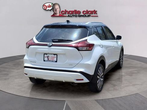 Used 2024 Nissan Kicks SV FWD image 5