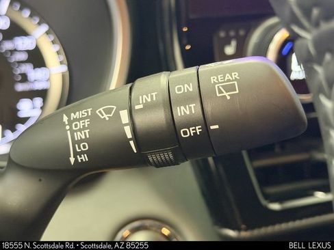 Used 2023 Toyota Highlander XSE FWD image 29