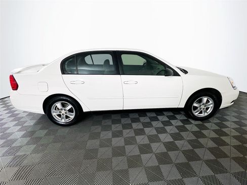 Used 2005 Chevrolet Malibu LS w/ Preferred Equipment Group FWD image 11