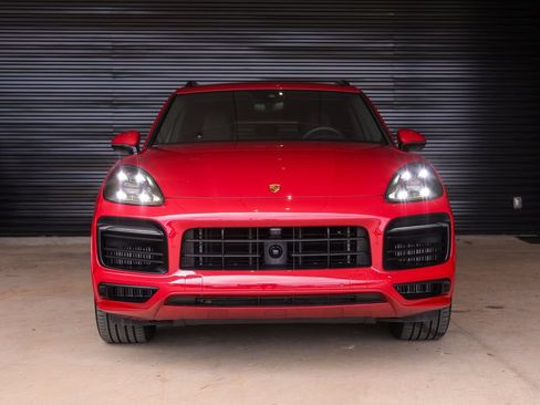 Certified 2023 Porsche Cayenne GTS AWD/4WD image 10