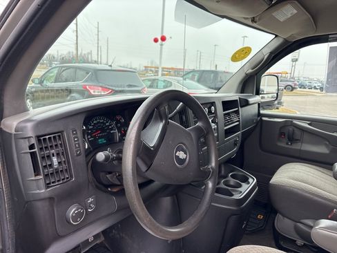 Used 2008 Chevrolet Express 1500 AWD Passenger w/ LT Preferred Equipment Group image 32