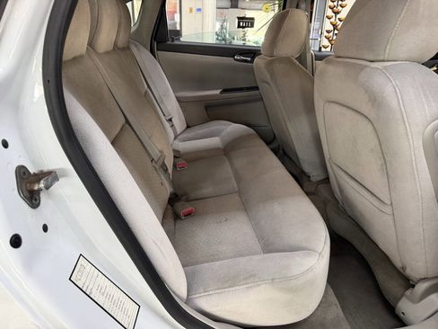 Used 2011 Chevrolet Impala LS FWD image 15