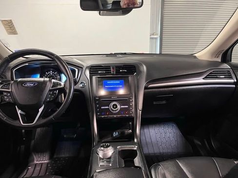 Used 2020 Ford Fusion Titanium image 20