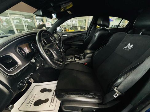 Used 2022 Dodge Charger Scat Pack w/ Dynamics Package RWD image 31