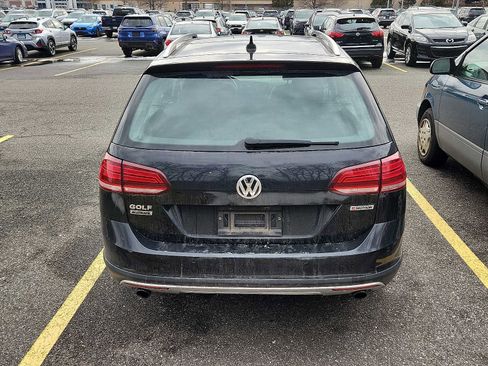 Used 2019 Volkswagen Golf Alltrack SE image 5