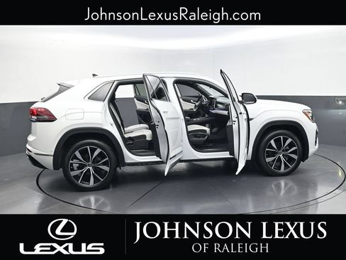 Used 2025 Volkswagen Atlas Cross Sport SEL Premium R-Line AWD/4WD image 34