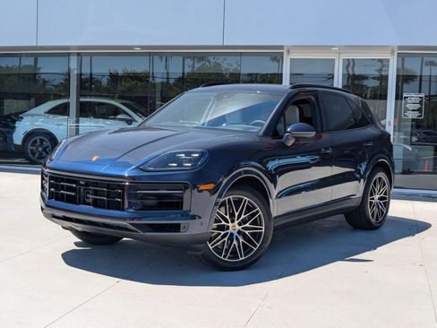 Certified 2025 Porsche Cayenne image 1