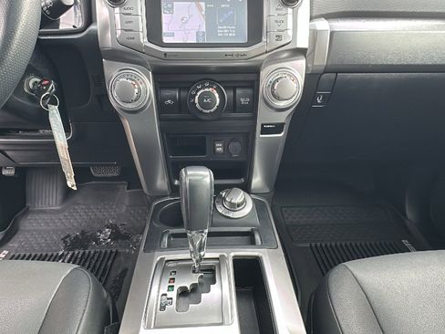Used 2019 Toyota 4Runner SR5 Premium image 23