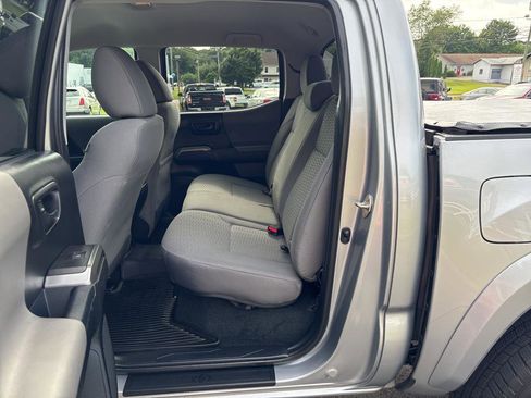 Used 2017 Toyota Tacoma SR5 image 17
