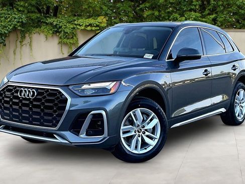 Used 2023 Audi Q5 2.0T Premium w/ Convenience Package AWD/4WD image 3