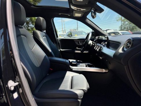 Used 2021 Mercedes-Benz GLB 250 4MATIC image 28