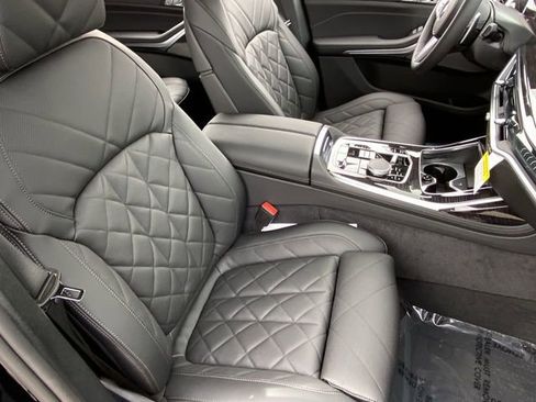 New 2025 BMW X7 xDrive40i w/ M Sport Package image 11