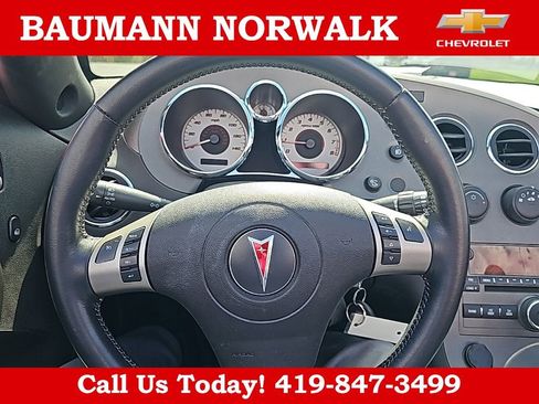 Used 2007 Pontiac Solstice Convertible w/ Premium Package RWD image 29