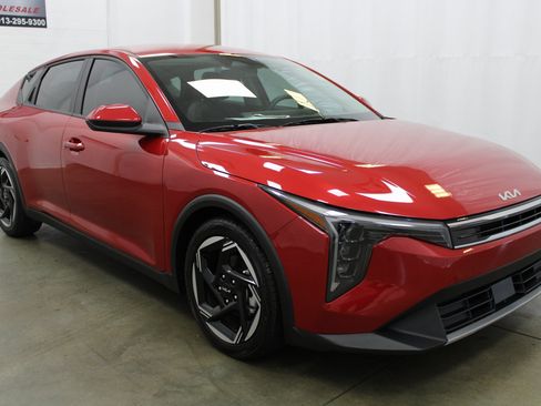 Used 2025 Kia K4 EX image 4