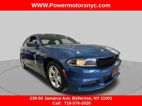 Used 2022 Dodge Charger SXT RWD image 4